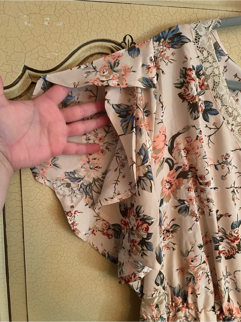 NWT bloomchic 18/20 Floral Lace-Trim V-Neck Women's Blouse - Picture 2 of 6